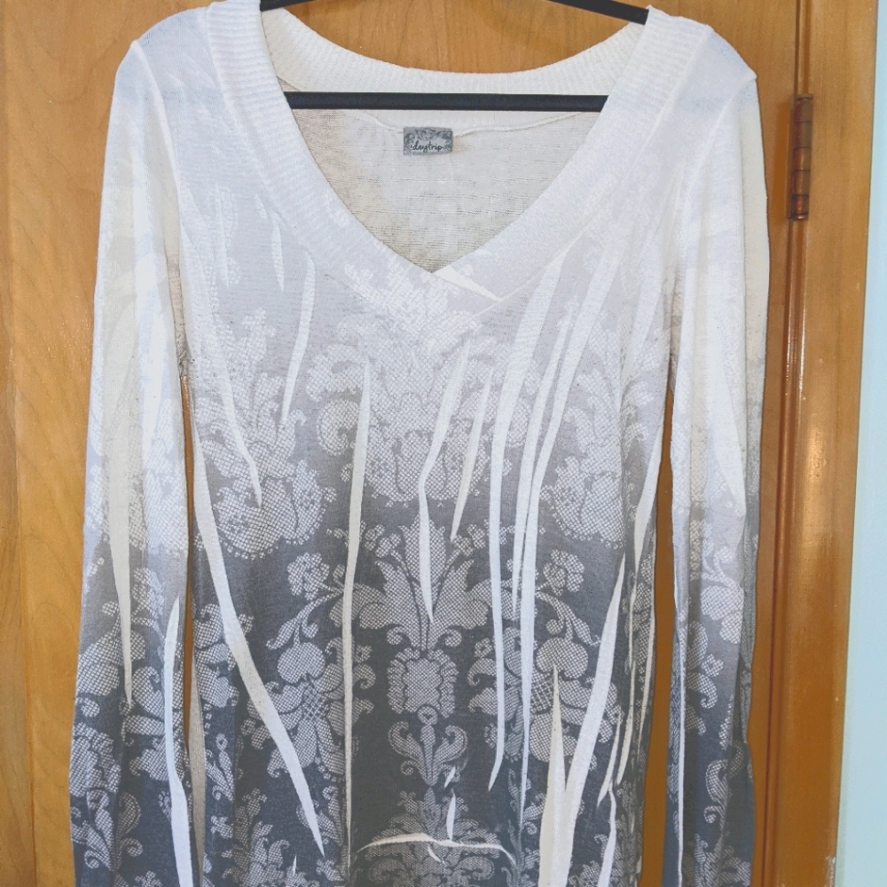 Day trip Long Sleeve V Neck Top